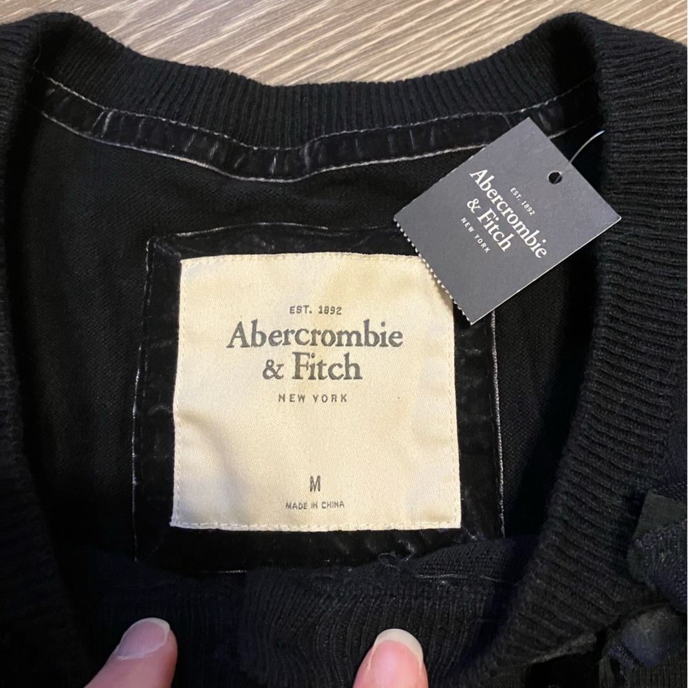 NWT ✨Y2K✨Abercrombie & Fitch Dark Navy Women's Cardigan Sweater - Picture 3 of 9